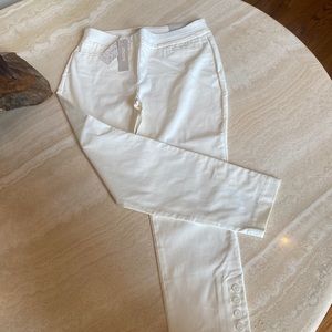 White Chicos petite pull up pants.